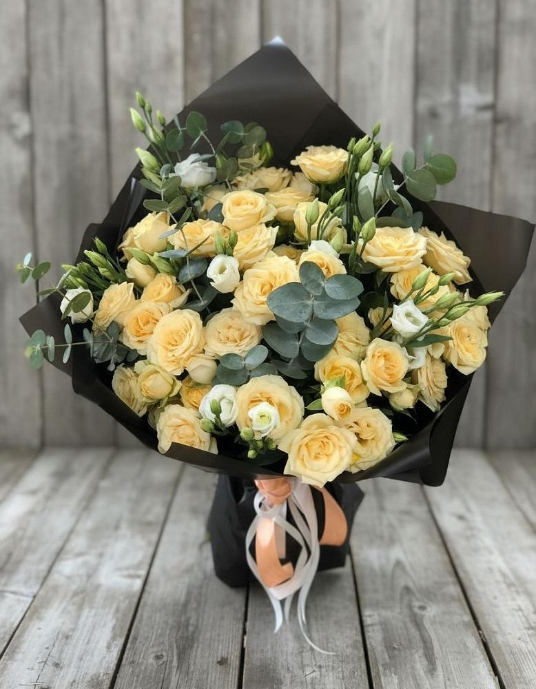 Букет цветов из: Розы и Лизиантусы в Погорелках