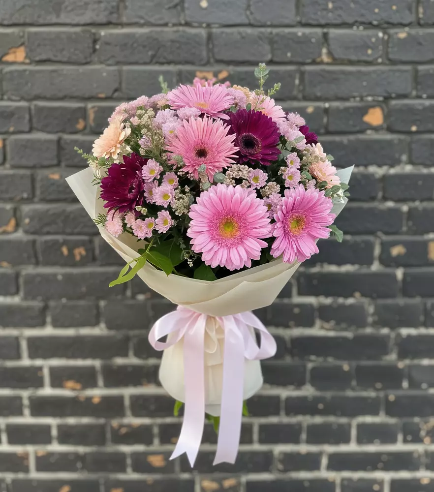 Букет цветов из: Герберы и Хризантемы в Погорелках