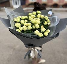 Букет Белые кустовые розы Солинеро в Погорелках