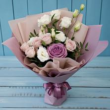 Букет цветов из:  Розы и Лизиантусы в Погорелках