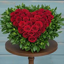 Цветочная композиция из Розы в виде сердца в Погорелках