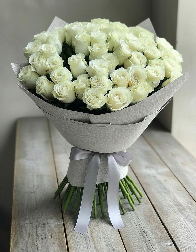 Букет 35 Белых роз в Погорелках