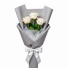 Букет 3 белые розы в Погорелках