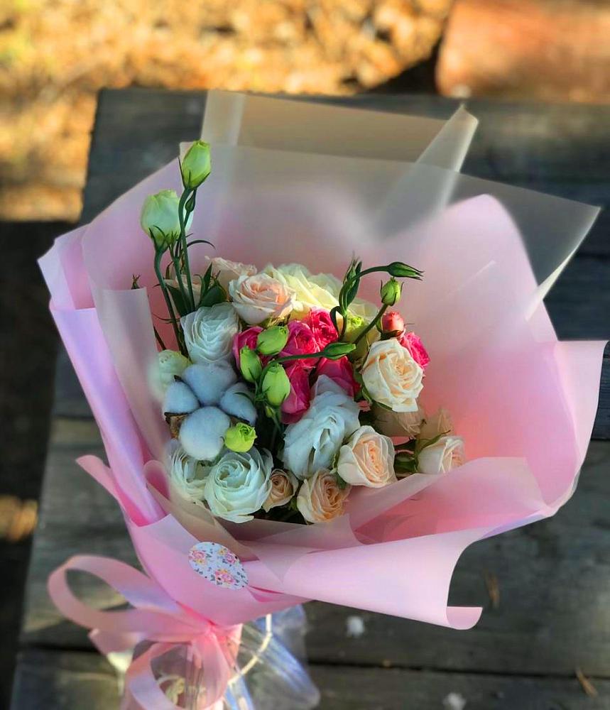 Букет цветов из: Розы и Лизиантусы в Погорелках