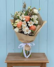 Букет цветов из:  Альстромерии, Лизиантусы, Розы и Хризантемы #REPLACE_PRED# Погорелках