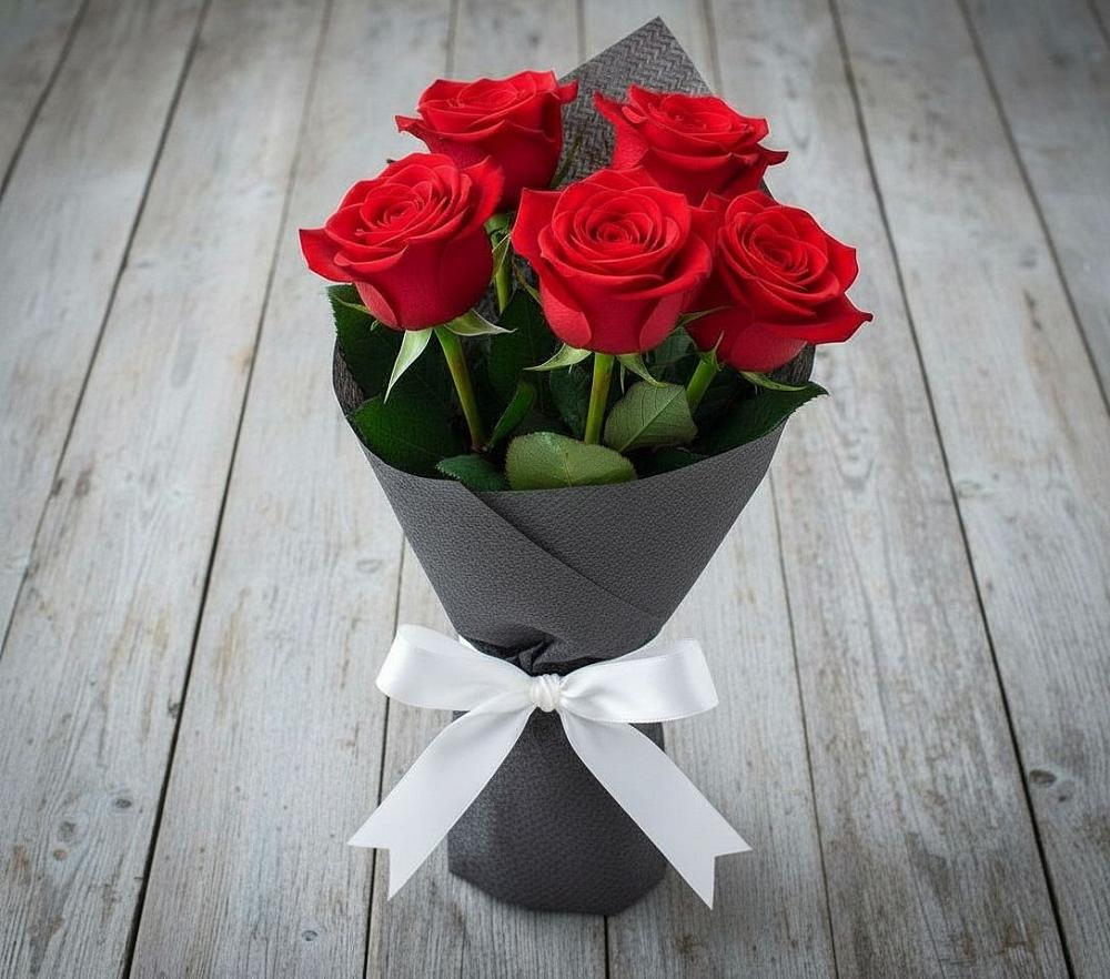 Букет 5 Красных роз Эдлесс Лав в Погорелках