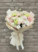 Букет цветов из:  Гвоздики, Розы, Лизиантусы и Хризантемы в Погорелках