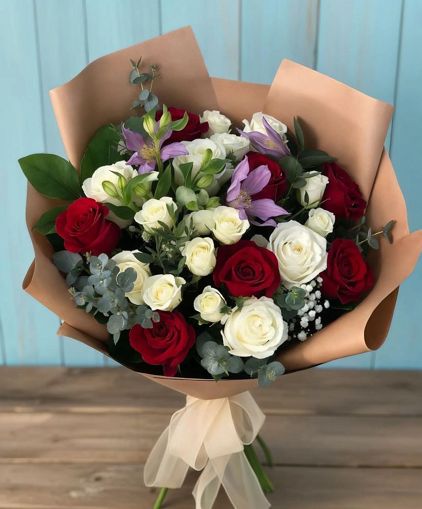 Букет цветов из: Розы и Альстромерии в Погорелках