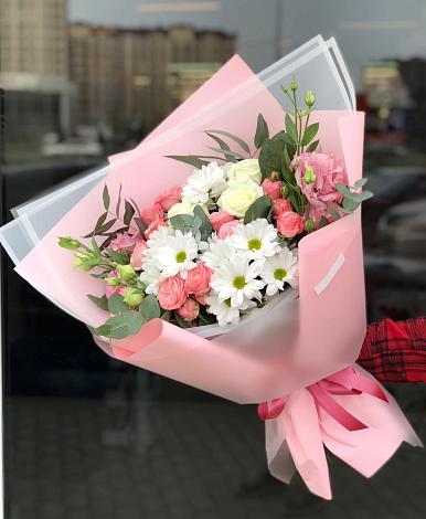 Букет цветов из: Розы, Лизиантусы и Хризантемы в Погорелках