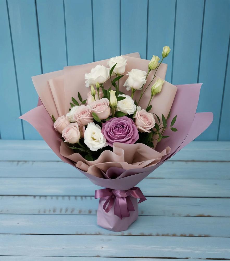 Букет цветов из: Розы и Лизиантусы в Погорелках